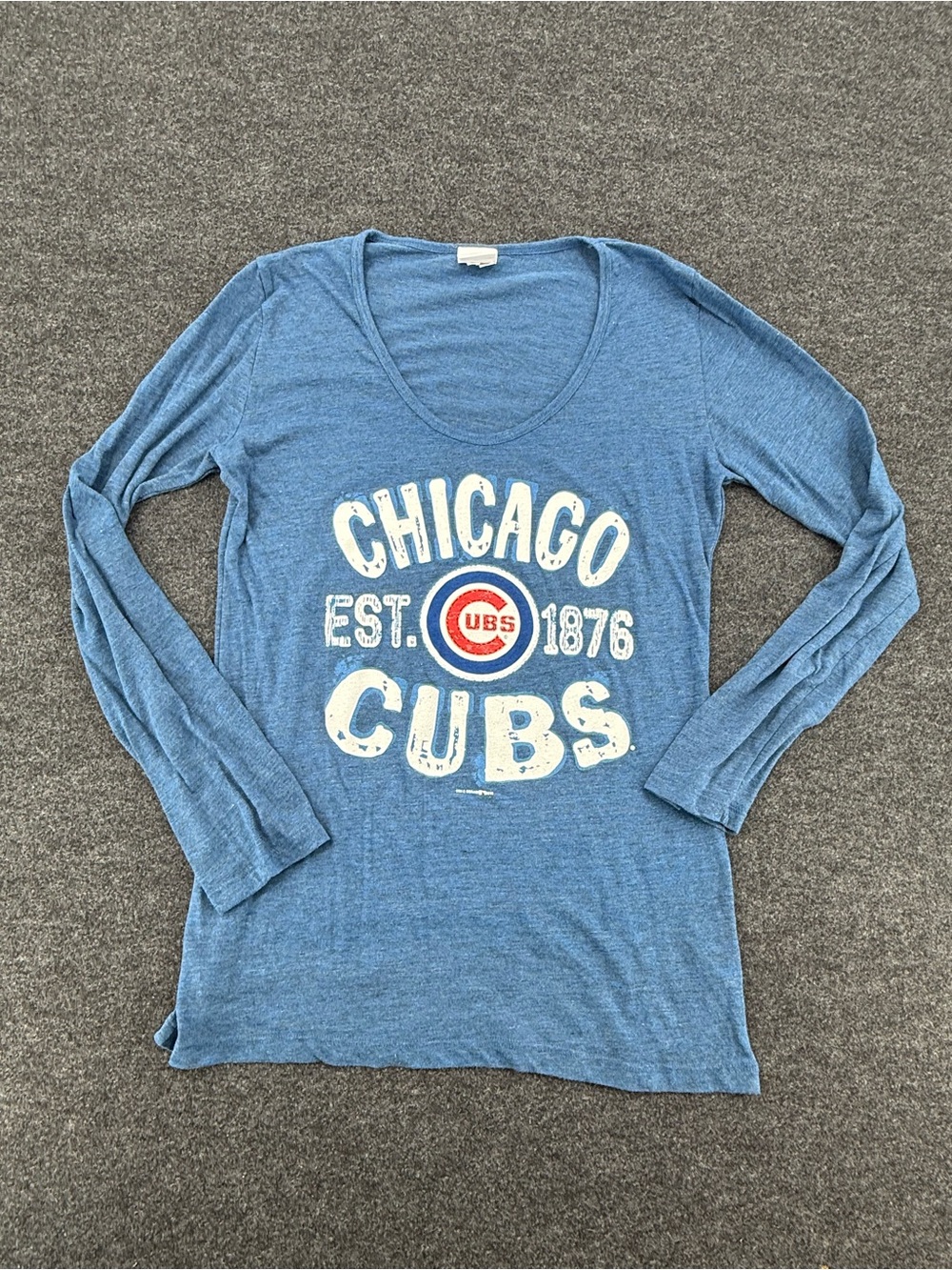 5th & Ocean Women's Light Blue Chicago Cubs Long Sleeve Tee